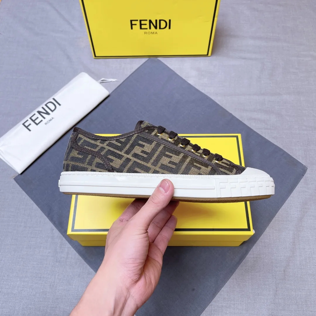 P380 men's shoes 💰Fendǐ Domino sneakers with jacquard FF pattern, embossed FF pattern on the toe, canvas upper, TPU customized outsole Size: 38-45 (customized for 45) No. 018